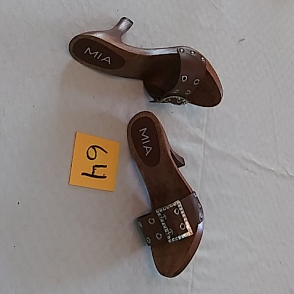 Heels - Picture 5 of 5